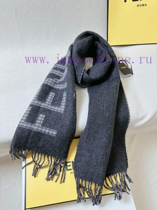 Fendi's 2021 new product is a double-sided jacquard scarf for both men and women. Fendi has 1d1dwerd - Image 8