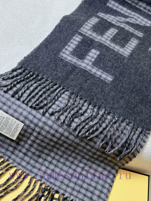 Fendi's 2021 new product is a double-sided jacquard scarf for both men and women. Fendi has 1d1dwerd - Image 10