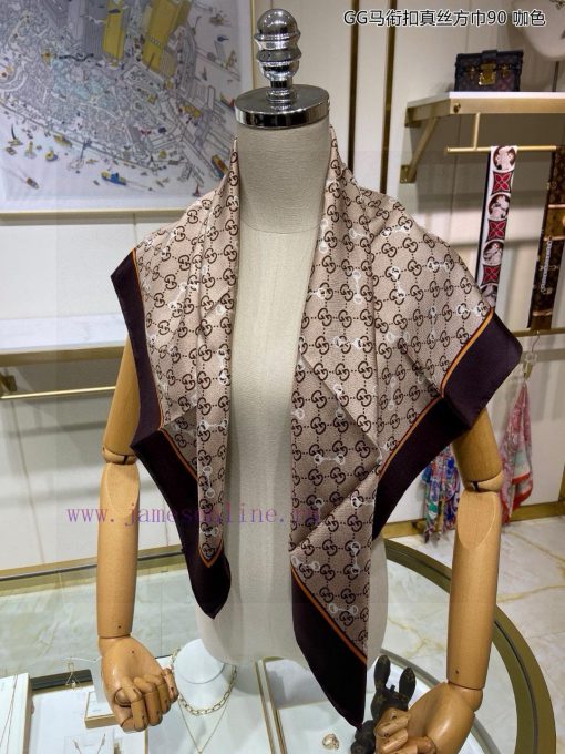 The newly launched G family GG horseneck buckle silk square scarf is a 90 inch double-sided 11055pck - Image 9