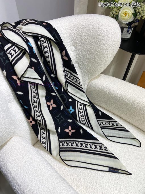 Sincere praise for the Lvjia L tile style plaid 140 cashmere square scarf. The Graphic Tile 603z24xw - Image 9