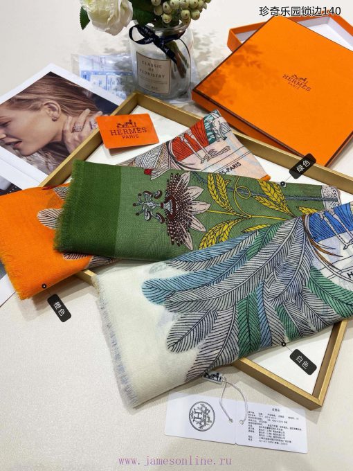 The new Herm è s cashmere fringe square scarf, with a rare and exquisite edge, is recommendeq6gc5fhv - Image 3