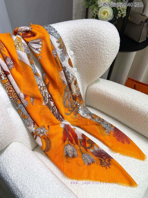 The new Herm è s cashmere fringe square scarf, with a rare and exquisite edge, is recommendeq6gc5fhv - Image 9