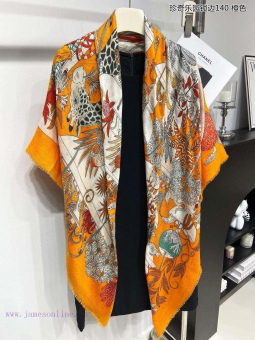 The new Herm è s cashmere fringe square scarf, with a rare and exquisite edge, is recommendeq6gc5fhv - Image 13