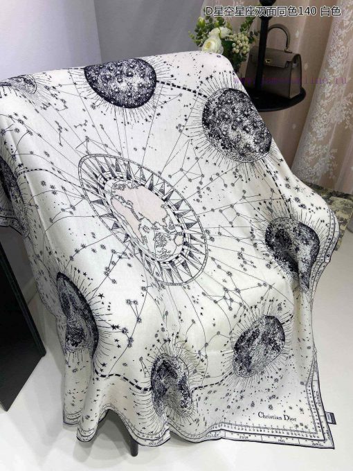 The new cashmere products are said to look good and recommended by Dior. The double-sided anf7jw6psy - Image 8