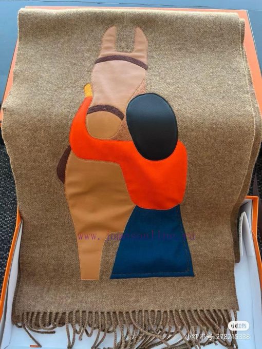 Hermes Horse Embrace Series Scarf is made of 100% pure cashmere and real silk, with leather dd6z86a3 - Image 2
