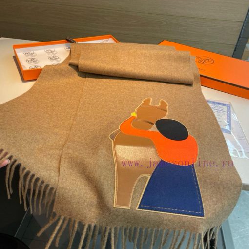Hermes Horse Embrace Series Scarf is made of 100% pure cashmere and real silk, with leather dd6z86a3 - Image 7