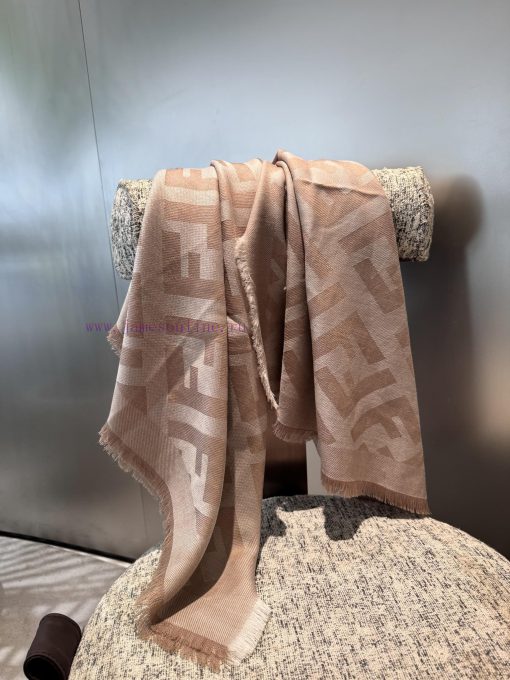 𝐅𝐞𝐧𝐝𝐢 FF letter jacquard shawl𝐒𝐢𝐳𝐞𝟏𝟒𝟎𝐱𝟏𝟒𝟎𝐜𝐦 Double F-Jacquard Square Towel, a new product widvfswymy - Image 9