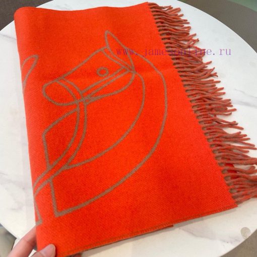 Hermes Casaque Entrelacs Equestres Scarf ️ This cashmere scarf features delicate contrastinggd4bye8z - Image 3