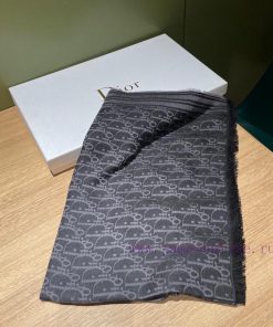 There is no competitor to buy Dior's latest Oblique double-sided jacquard scarf free of commnjhfg07f