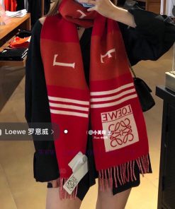 The top-level original unisex Roewe LW striped long scarf is very lucky to have received somvwvy6281
