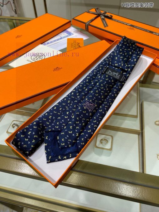 The new men's tie series H butterfly pattern tie is rare. Every year, H Home releases a thoucwlvobdy - Image 6