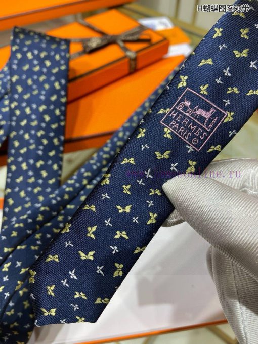 The new men's tie series H butterfly pattern tie is rare. Every year, H Home releases a thoucwlvobdy - Image 10