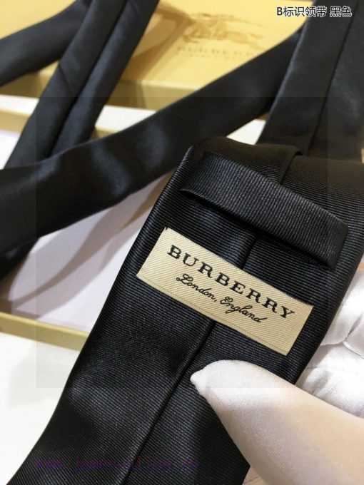 B family's new men's B logo tie is an ideal choice for showcasing exquisite craftsmanship an1rv8xqx7 - Image 10