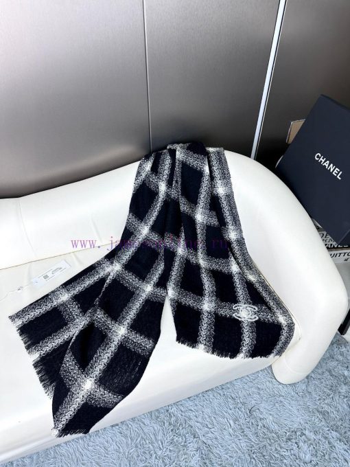 New 2024 CHA Chanel Autumn/Winter Product: Cashmere Lightweight Shrink Shawl Scarf. This is cz9bzh8j - Image 5