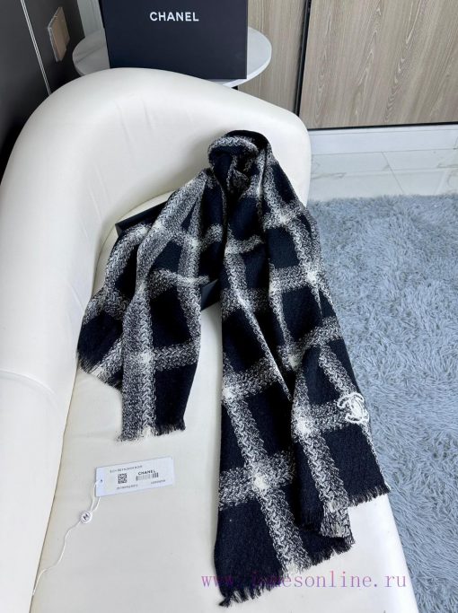 New 2024 CHA Chanel Autumn/Winter Product: Cashmere Lightweight Shrink Shawl Scarf. This is cz9bzh8j - Image 8