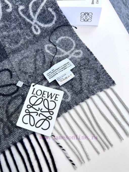 Excellent quality, Roewe two-color checkerboard long scarf. It's fortunate to have received 1f89bysa - Image 9