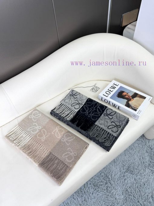 Excellent quality, Roewe two-color checkerboard long scarf. It's fortunate to have received 1f89bysa - Image 10