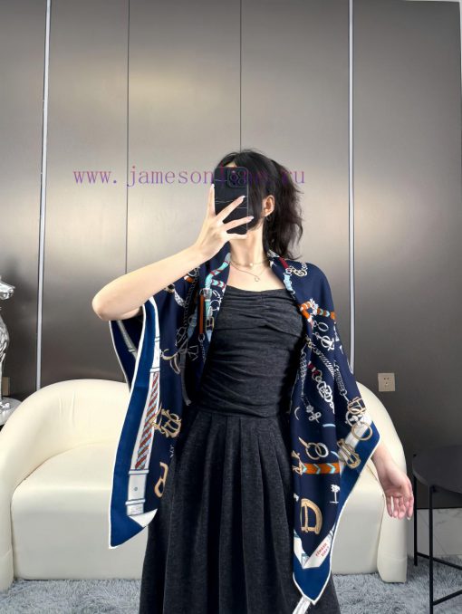 In 2025, the synchronized Hermes double-sided and color jumping horse 140 top-level silk casih1dsjxh - Image 3