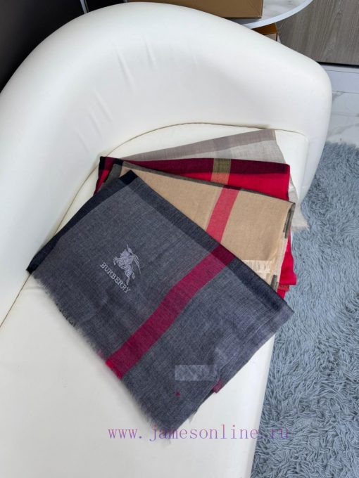 The new 2023 Burberry formal collection is exclusively for flagship stores, featuring VIP toh2wmsvyq - Image 10