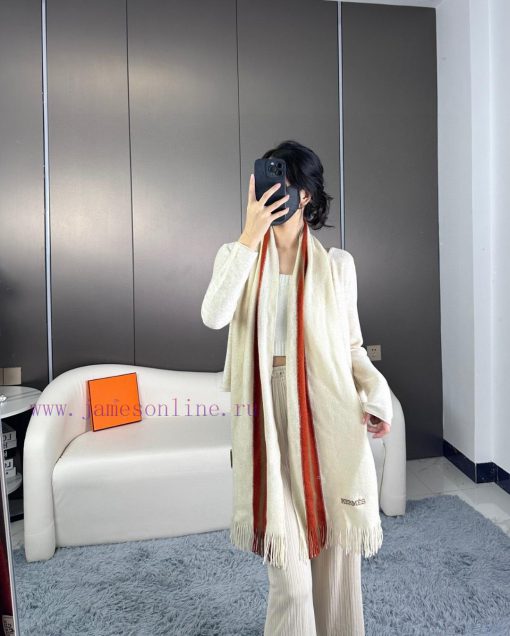 The 2023 unisex collection features 100% pure cashmere Hermes, a high-end cashmere knitted s3df5g4h6