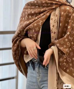 Leading the fashion trend with metal buckles, the LV official website synchronizes, and the nbt3veeg