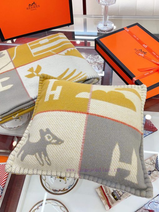 Pillow size 45x45cm, made of 90% wool and 10% cashmere41givmep - Image 5