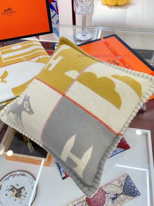 Pillow size 45x45cm, made of 90% wool and 10% cashmere41givmep - Image 6
