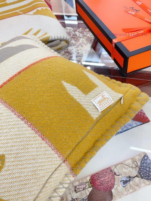 Pillow size 45x45cm, made of 90% wool and 10% cashmere41givmep - Image 8
