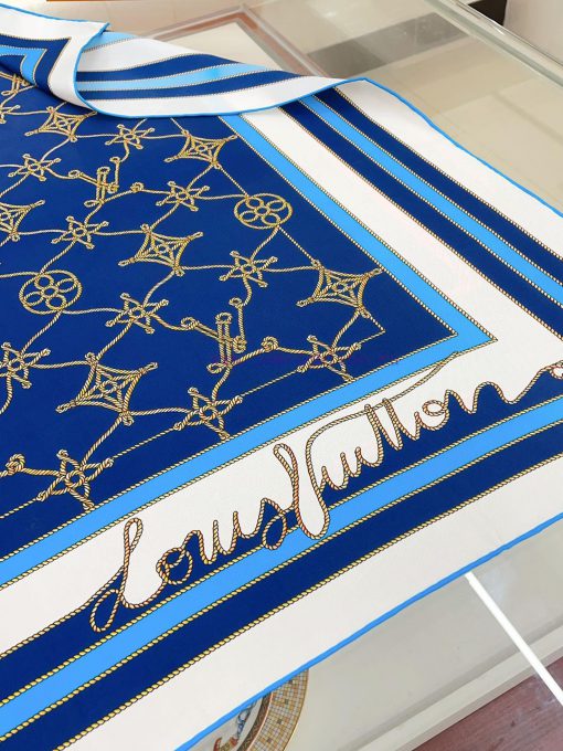 The new LV square scarf is made of twill silk material, which is handmade with rolled edges rg8vysyk - Image 6