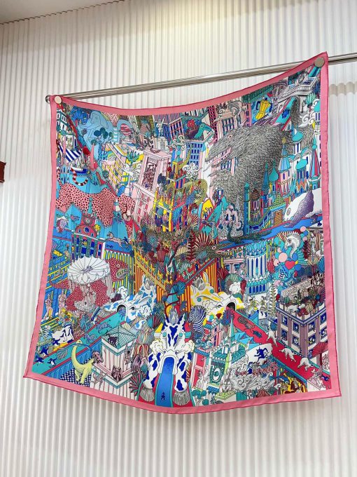 HERMES recommends the Animal City 90 silk square scarf, which looks great when you buy a newxtnnfeoi - Image 4