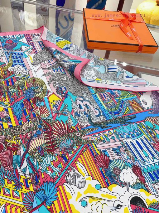 HERMES recommends the Animal City 90 silk square scarf, which looks great when you buy a newxtnnfeoi - Image 5