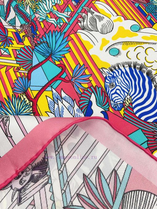 HERMES recommends the Animal City 90 silk square scarf, which looks great when you buy a newxtnnfeoi - Image 6