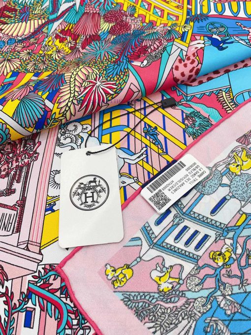 HERMES recommends the Animal City 90 silk square scarf, which looks great when you buy a newxtnnfeoi - Image 7