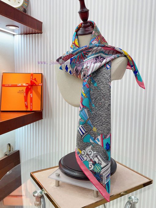 HERMES recommends the Animal City 90 silk square scarf, which looks great when you buy a newxtnnfeoi - Image 9