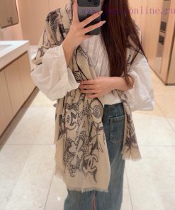 Chanel Fun Logo Velvet Scarf, Cashmere Scarf, the Strongest Hard Goods of the Year at Xiangjgval0zkx