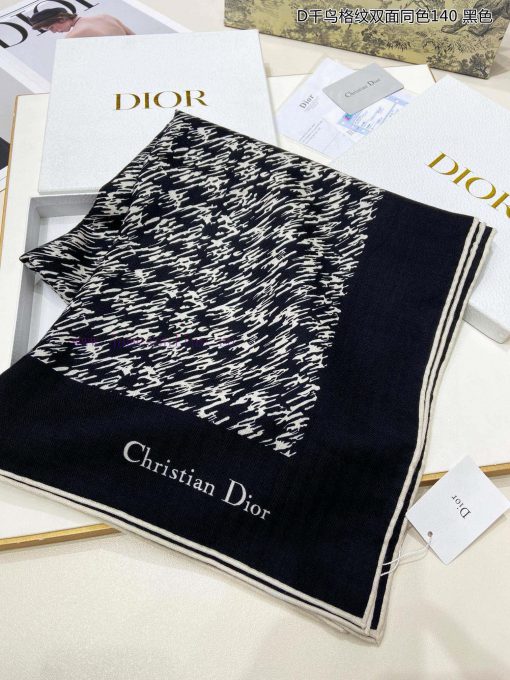 The new cashmere products are said to look good and recommended by Dior. The double-sided anqz4yqpln - Image 5