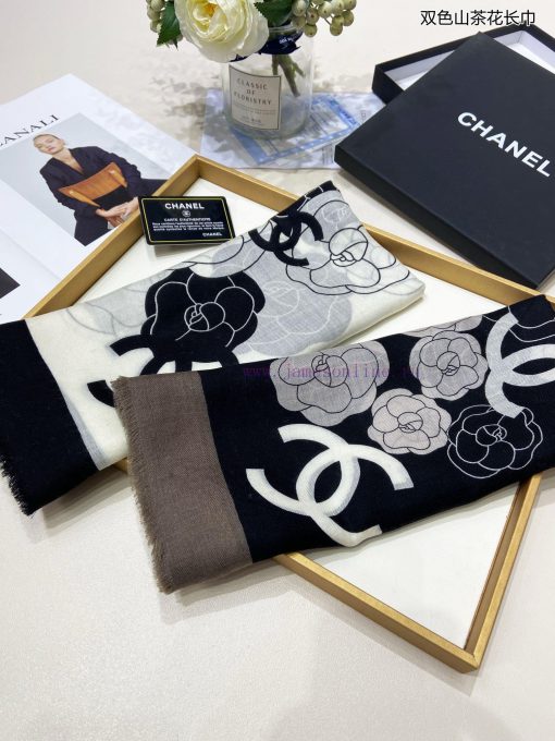 When it comes to the new Chanel cashmere long scarf, the two tone camellia long scarf is higmhjp3vca - Image 3