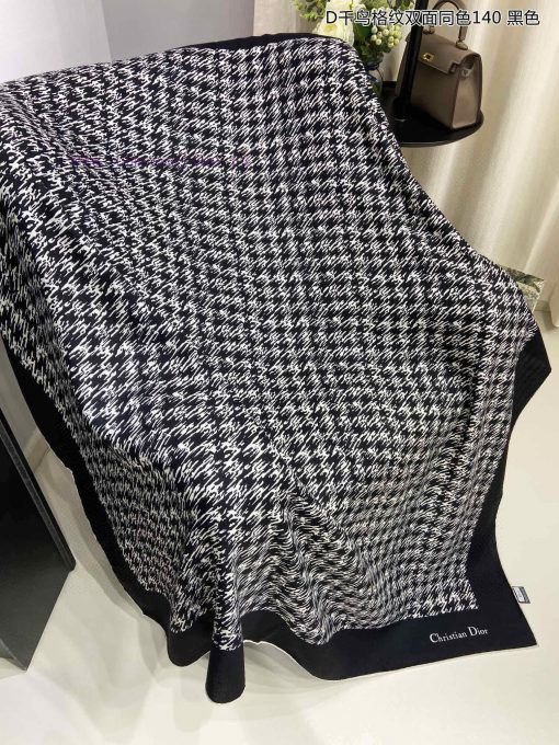 The new cashmere products are said to look good and recommended by Dior. The double-sided anqz4yqpln - Image 8