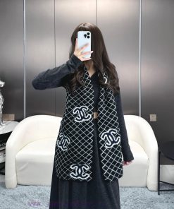 The correct color is black, long, khaki, and gray 🥰🥰 Pay attention to details and colorsAs stwvhusyq