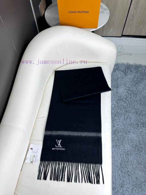 Lv's fashion item that received rave reviews in 2024, with gentle color matching and a super77djg2uh - Image 7