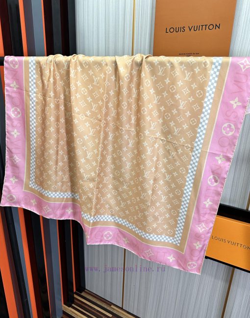 I bought a new L family silk square scarf, and I always agreed to buy it quickly. It's a higt7htqcz9 - Image 8