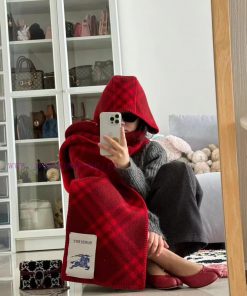 Winter Tail Black Horse Scarf, Quan Zhixian's Same Style Burberry plaid Hat, Lamb Hair Scarfevlalaox