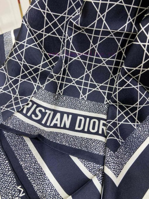 High end customized Dior double-sided same color silk square scarf is a perfect match for bobvozg6bf - Image 13