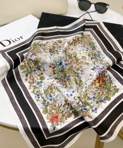 Hot selling items of the seasonGoddess scarf, prepare it quicklyEuropean luxury silk small s40tog7vj