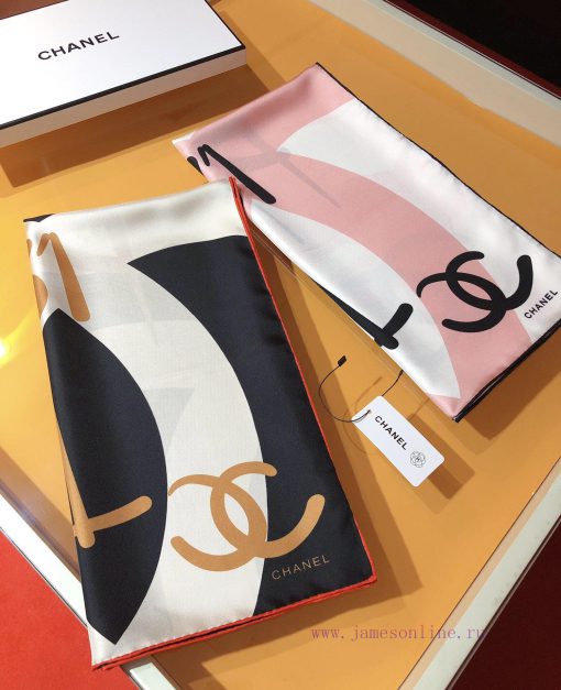 Original Chanel signature 90cm silk square scarf, made of top-quality twill silk material. Pg401u787 - Image 10
