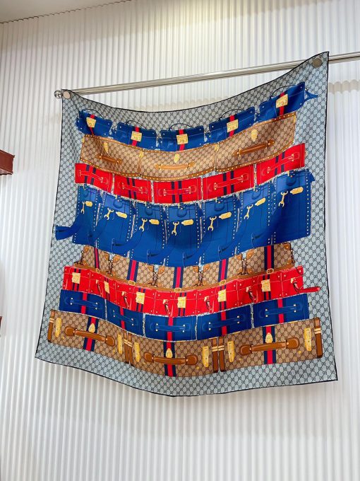 GUCCI's latest flagship luggage 🧳 90 silk square scarf, a flower series that is very easy toenks3ooa - Image 5