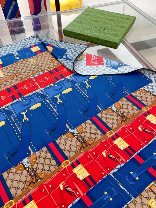 GUCCI's latest flagship luggage 🧳 90 silk square scarf, a flower series that is very easy toenks3ooa - Image 6