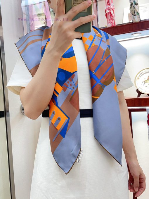 HERMES's new silk scarf looks great when you buy it. We recommend the Crazy Racing 90 silk sbepq5au4 - Image 2