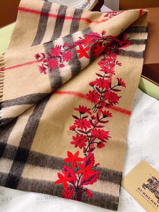 Burberry Red Flower Embroidered Scarf Cashmere Edition 🧣 The newly launched red flower embrozcy7tk8z - Image 7