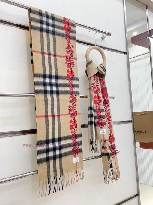 Burberry Red Flower Embroidered Scarf Cashmere Edition 🧣 The newly launched red flower embrozcy7tk8z - Image 9